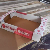 فروش فوری کارتن توت فرنگی به قیمت قبل