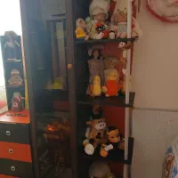 تخت و کمد چوبی