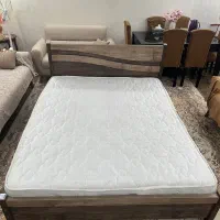تخت و‌تشک درحد نو ۲۰۰*۱۶۰