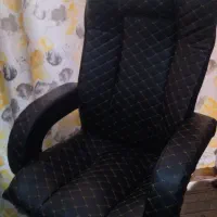 صندلی مدیریتی کاملا سالم و تمیز