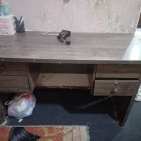 میز کار نیاز به تعمیر کوچیک داره