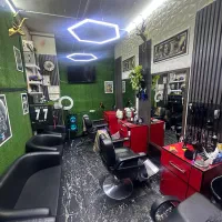 شاگرد ارایشگاه مردانه کاراموز یا اجاره صندلی