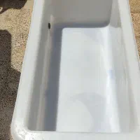 وان پلاستیکی همراه با شیر|ماشین‌آلات صنعتی|فولادشهر, A2|دیوار