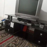 تلویزیون ومیز تلویزیون هر دو باهم ۲میلیون تومان