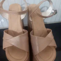 کفش زنانه پاشنه بلند سایز ۳۹