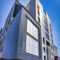 17متر-تجاری-با-7-متر-بالکن-دو-نبش