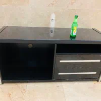 میز تلوزیون مشکی تمیز در حد نو