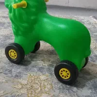 شیر اسباب بازی و سه چرخه .در حد نو