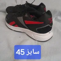فروش چند جفت کتونی ریبوک کیفیت ویتنام|کیف، کفش، کمربند|اصفهان, کوی امام جعفر صادق|دیوار