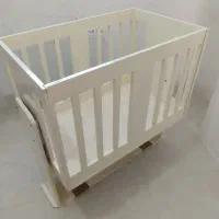 تخت کنارمادر