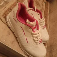 کفش و کتونی والبسه