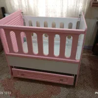 تخت خواب کودک در حد نو