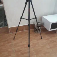 سه پایه دوربین