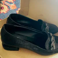 تخته وایت برد و پایه و کفش های در حد نو