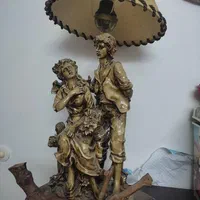 آباژور یه کوچلو شکسته شده