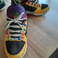 کتونی zx دو جفت ( مشکی ۲۴۰۰و زرد ۲۸۰۰)