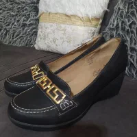 کفش زنانه آمریکایی ۴۳وکفش های بچگانه اورج