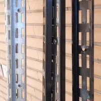 رگال دیواری فلزی