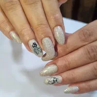 خدمات ناخن وپا توفاز۸پردیس