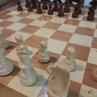 صفحه و مهره چوبی شطرنج  اعلا و قدیمی|کلکسیون اشیاء عتیقه|اهواز, گلستان|دیوار