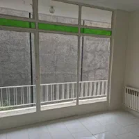 ۱۰۸ متری دوطبقه بنا     بر ملک ۵ونیم     میدان ۱۸