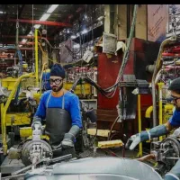 استخدام قطعات خودرو