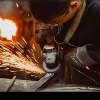 استخدام جوشکار و کارگر ساده و فنی