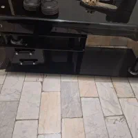 میز تلویزیون هرکی لازم داره بیاد ببره