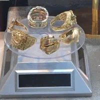 خرید و فروش انواع انگشتر زنانه و مردانه