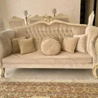 مبلمان کلاسیک فرانسوی و میز ناهاری و میز تلوزیون