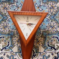 ساعت دیواری درحدنو به فروش میرسد(۳۰۰هزارتومان)