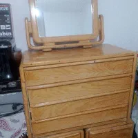 کمد چوبی و پاتختی