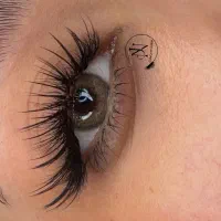 آموزش و خدمات اکستنشن و کاشت و لیفت مژه و ابرو