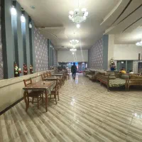 فروش واجاره رستوران وطبقه بالا دو احد منزل مسکونی