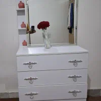 آینه و کنسول (میز آرایش)