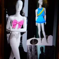 تعدادی مانکن