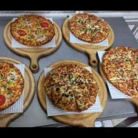 به یک نیروی کار در فست فود نیازمندیم