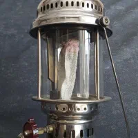 چراغ زنبوری نفتی عتیقه کانادایی اصل|کلکسیون اشیاء عتیقه|اصفهان, خواجه عمید|دیوار