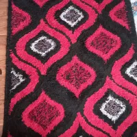 فرش شگی قرمز مشکی