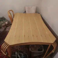 میز چوبی