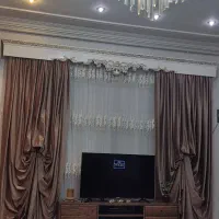 کتیبه  به همراه پرده