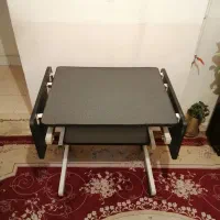 میز تحریر و کامپیوتر.|میز تحریر و کامپیوتر|شیراز, شیشه‌گری|دیوار
