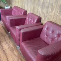 مبلمان و میز جلو مبلی چرم آلبالویی ۵ تومان|مبلمان خانگی و میز عسلی|رشت, پل تالشان|دیوار