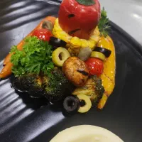 نیروی ساده رستوران وسط کار