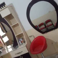 تجهیزات آرایشگاه|آرایشگاه و سالنهای زیبایی|سنقر, |دیوار