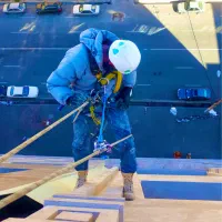 شرکت کار در ارتفاع (راپِل) پیچ رولپلاک نما با طناب