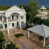 اجاره-روزانه-ویلا-باغ-های-مدرن-وعمارت-استخر-آبگرم