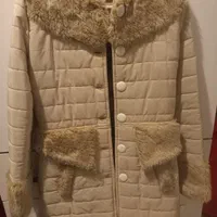 پالتو|لباس|پیشوا, |دیوار