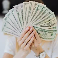 درآمد روزانه دلاری با کمترین سرمایه