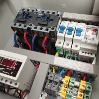 خدمات برق صنعتی ، تابلو برق و اینورتر